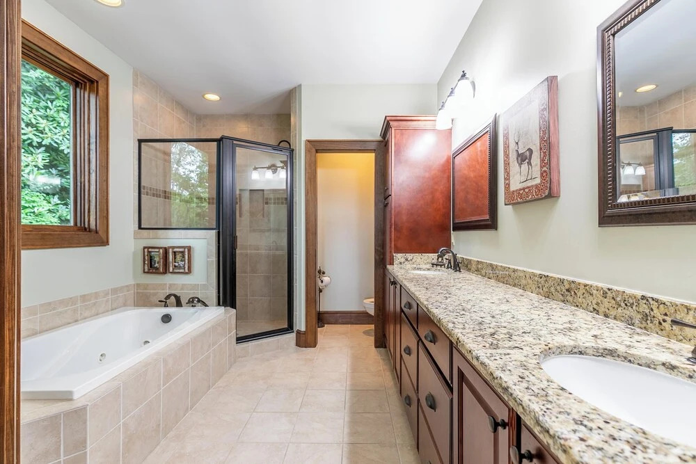 Lake Overlook High Elevation Home With Views and Game Room