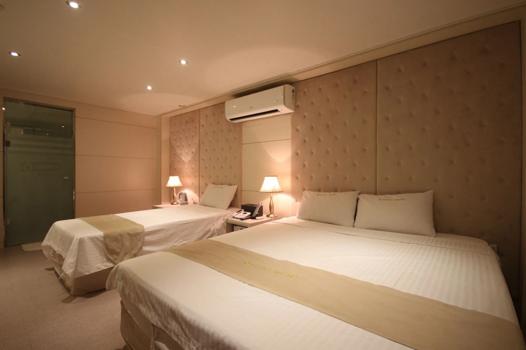 Sono Hotel