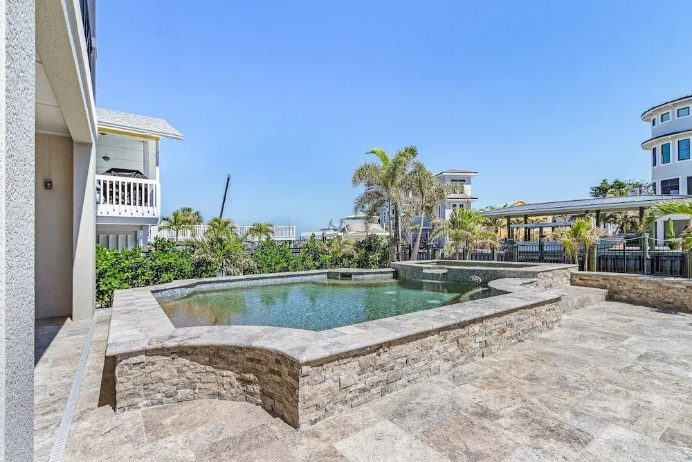260 Coastal Luxe Retreat: 5bd/4.5ba, Pool & Spa, Water Views 5 Bedroom Home