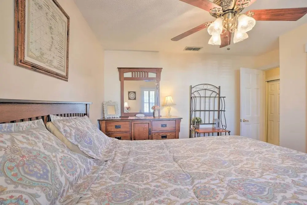 Tampa Home w/ Private Backyard ~ 15 Mi to Downtown