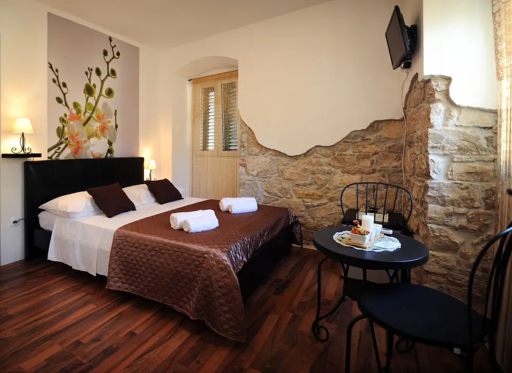 Rooms & Apartment Lasta