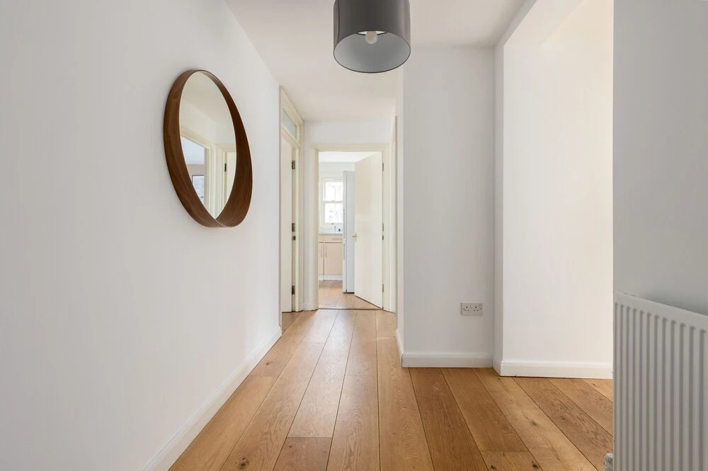 Magnificent 2 Bed Garden Flat in Oval