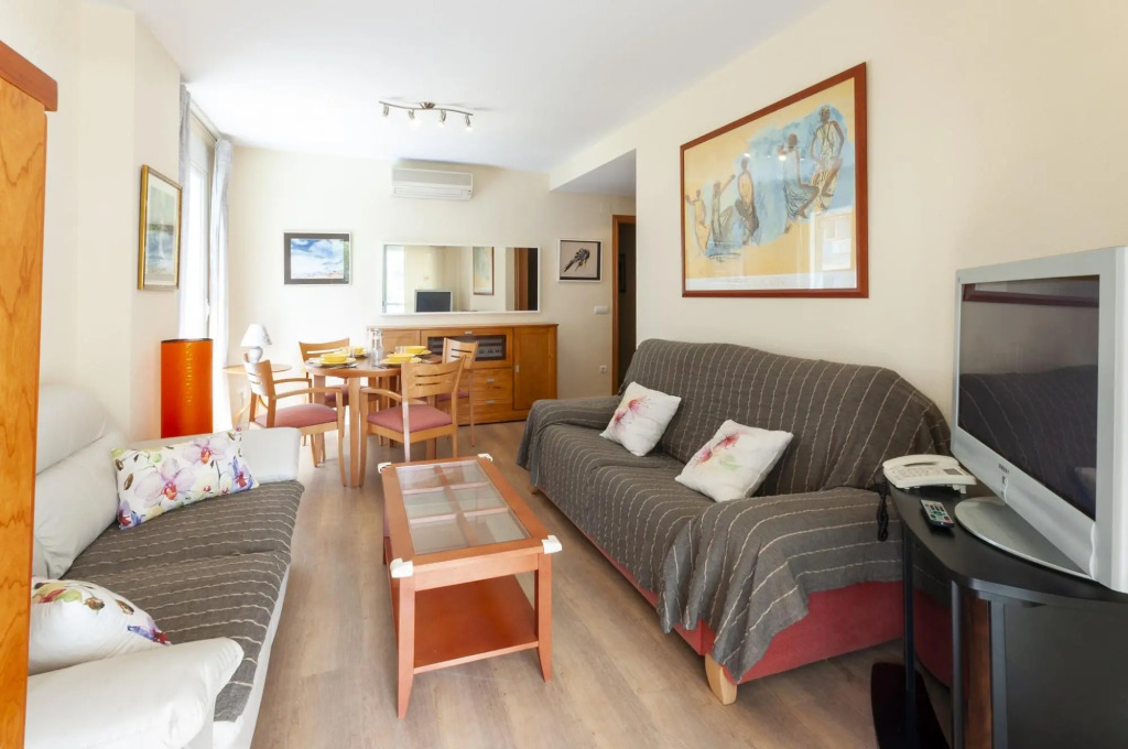 CORALINA - Apartment with shared pool in Playa de Gandia. Free WiFi