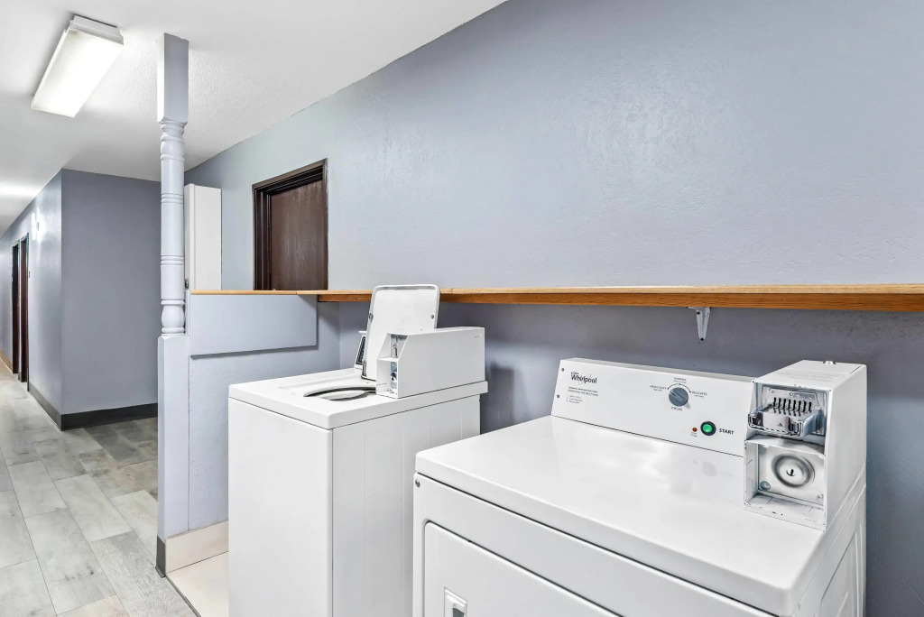 Super 8 by Wyndham Terre Haute