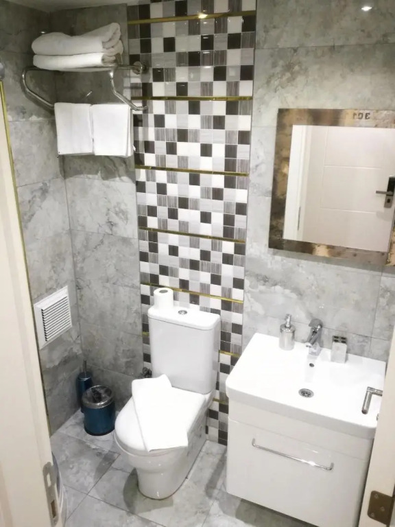 By Historial Hotel Due