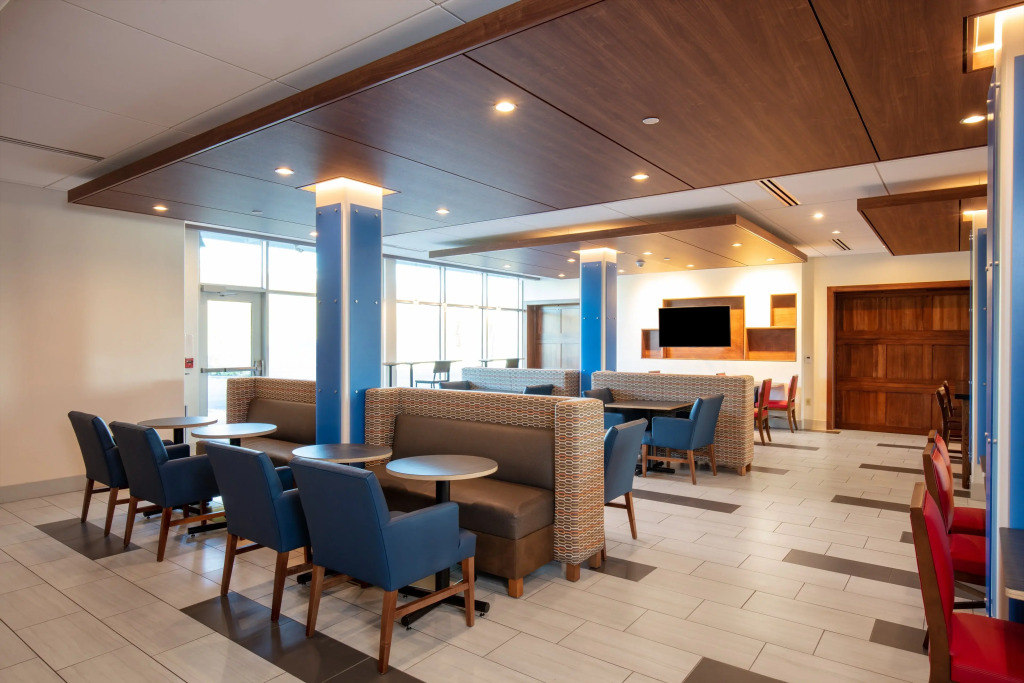 Holiday Inn Express & Suites - Beloit by IHG