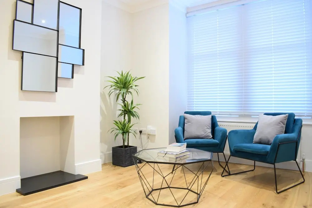 3 Bedroom Garden House in Earlsfield