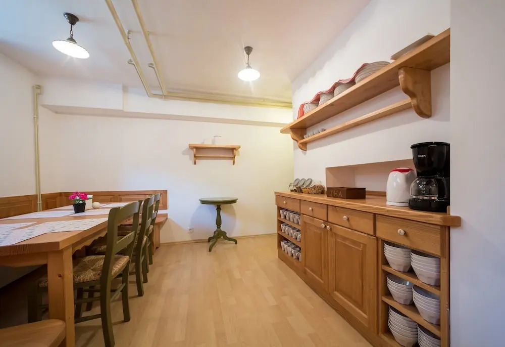 Berghi Hotel and Apartments