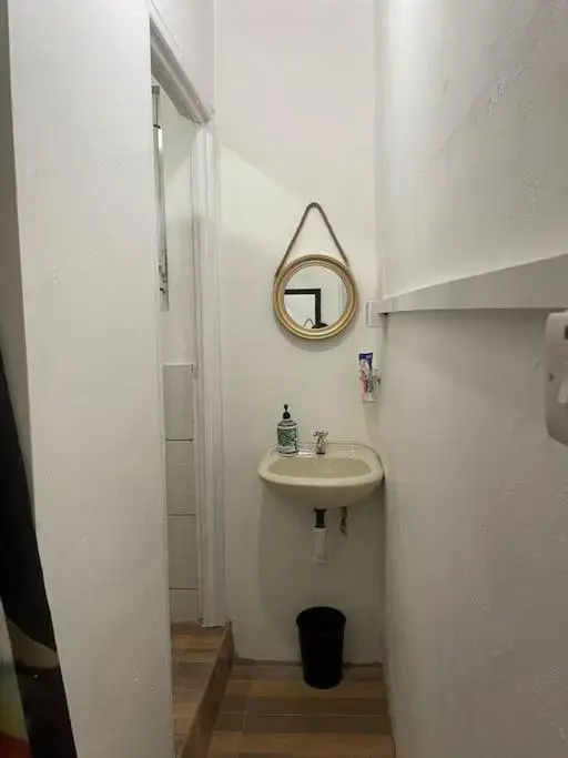 Spacious, Cozy Two Bedroom Apartment Overlooking the Beach