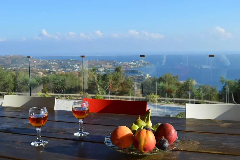 Villa With 7 Bedrooms in Agia Pelagia, With Wonderful sea View, Privat