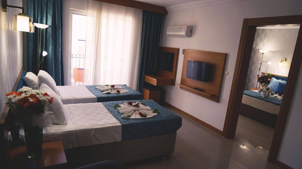 Green Forest Holiday Village