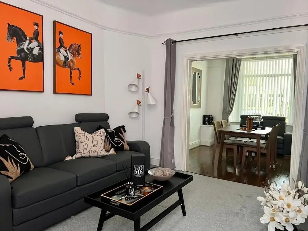 Spacious Home - Sleeps 5 Persons