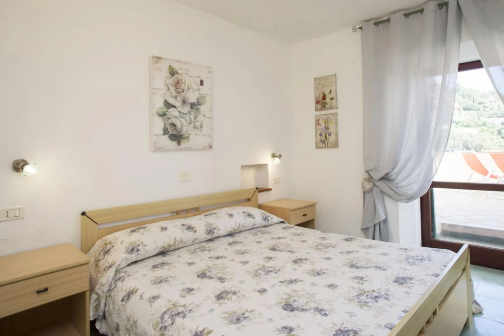 Apartment Two-room Number 2 on the seafront of Morcone-MORCONE BILO N° 1
