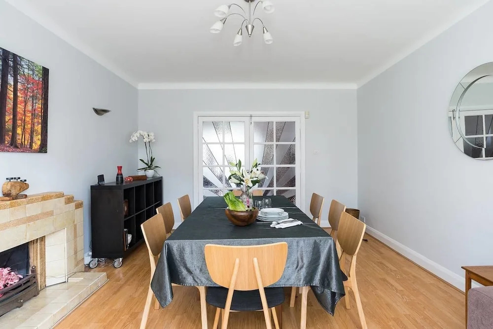 4 Bedroom House in Clapham