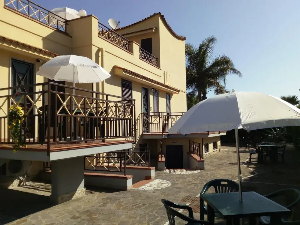 Apartment With one Bedroom in Capaccio-paestum, With Enclosed Garden and Wifi - 300 m From the Beach