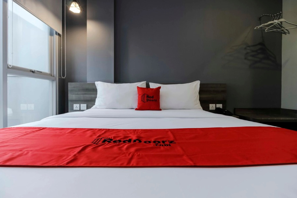 RedDoorz Plus near Tebet