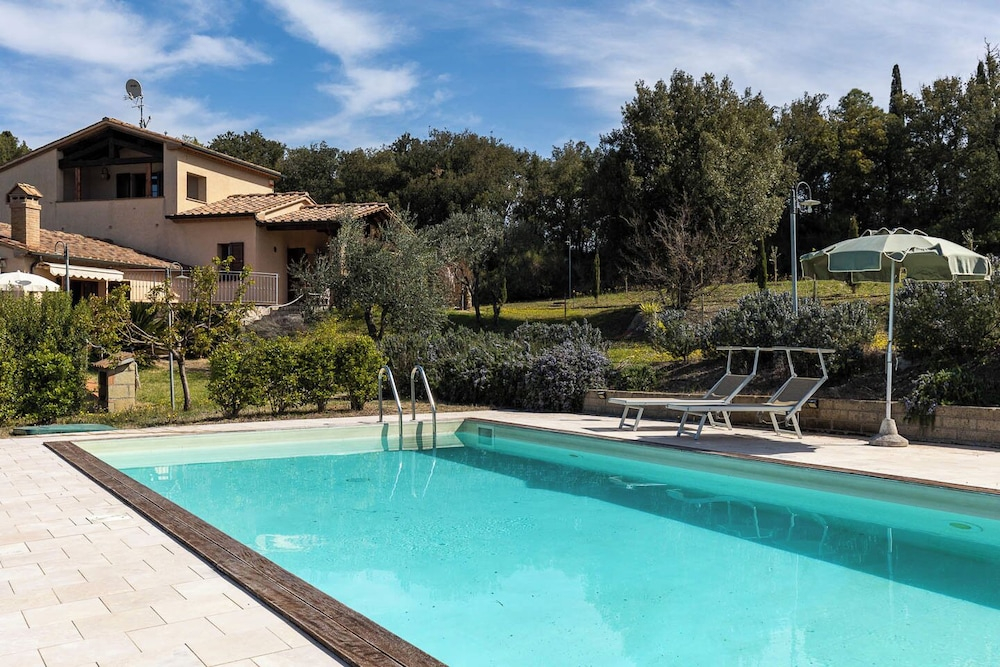 Villa Montegemoli by Toscana Bella