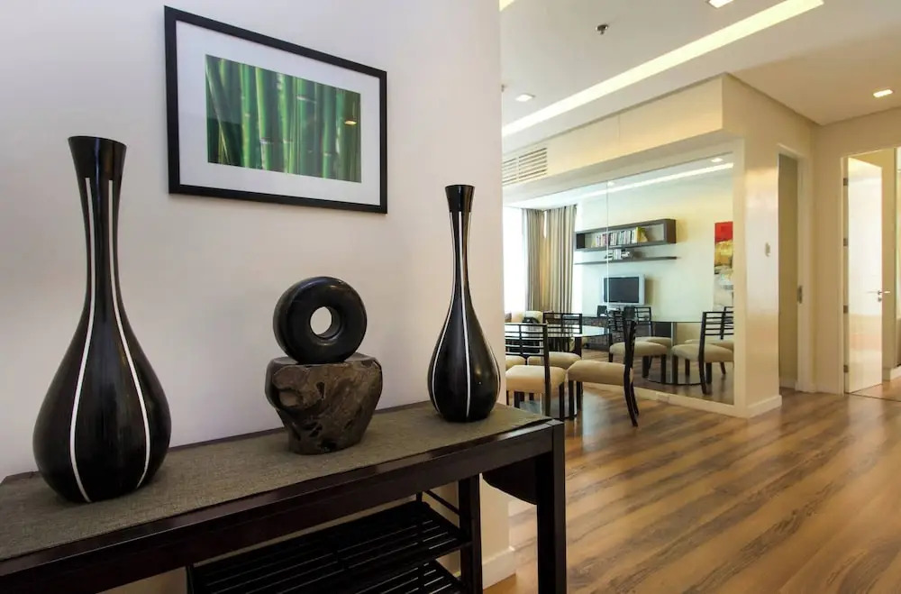Elegant 2BR Apartment in Upscale Fort BGC Fast Wifi