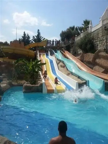 Holiday & Leisure Club