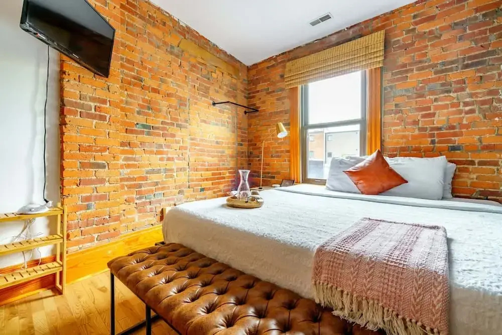 Short North Convention King Bed Parking Free