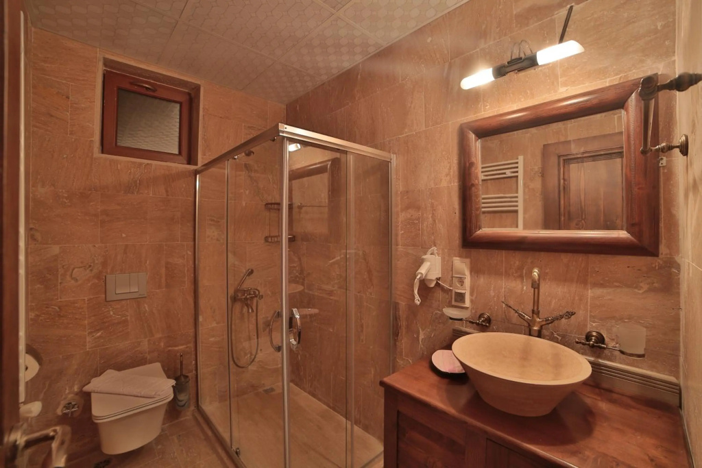 Caravanserai Inn Hotel