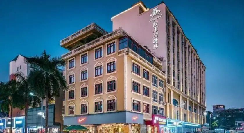 Magnotel Hotel (Dongxing Guomen Port)