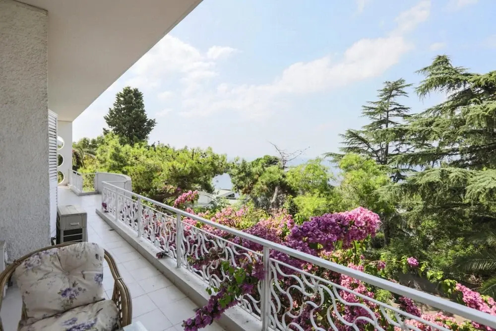 Luxury Mansion in the Heart of Prince Island