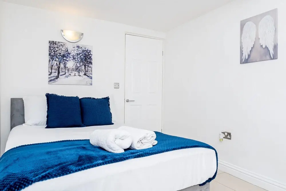 Lovely 2 Bedroom Apartment With Free Parking