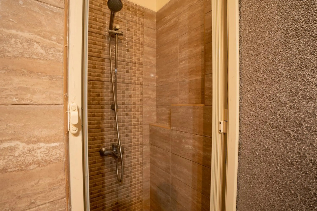Luxurious 1 BR Apartment near Point 90 Mall✯