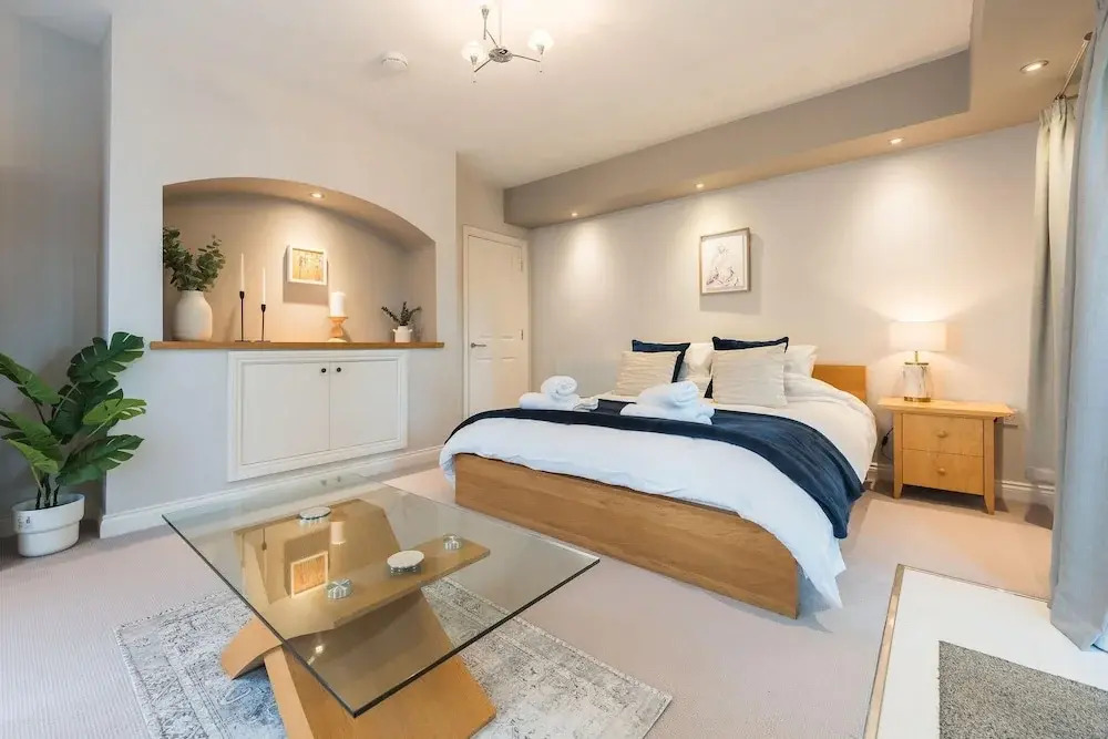 Cozy City Retreat in Bristol With Parking & Patio