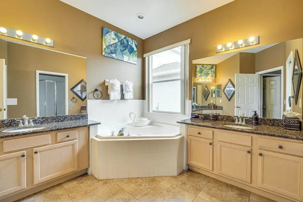 14 Mi to Disney: Spacious Home w/ Pool & Lanai!