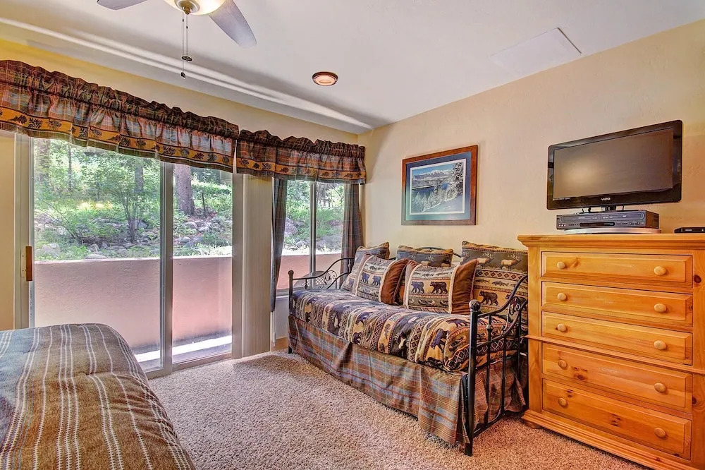 The Lift C11 1 Bedroom Condo by RedAwning