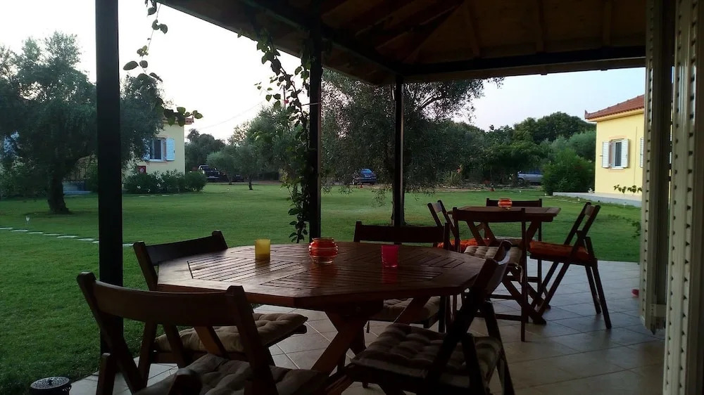 AnthosGuestHouses