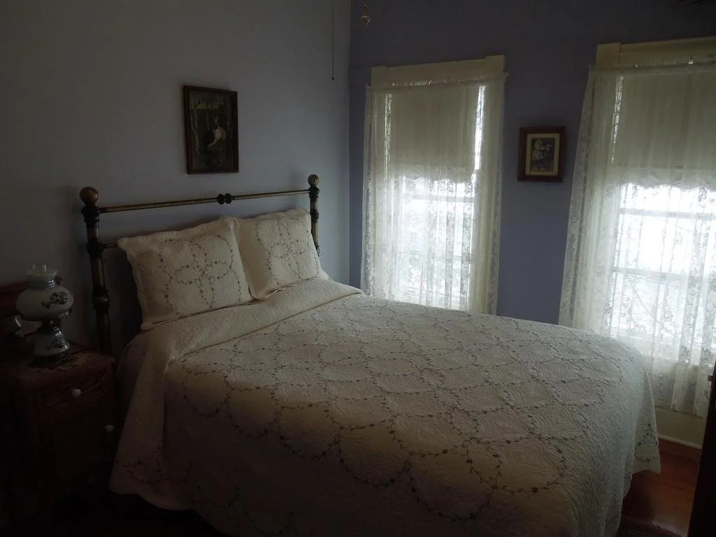 Historic Mansion House Inn