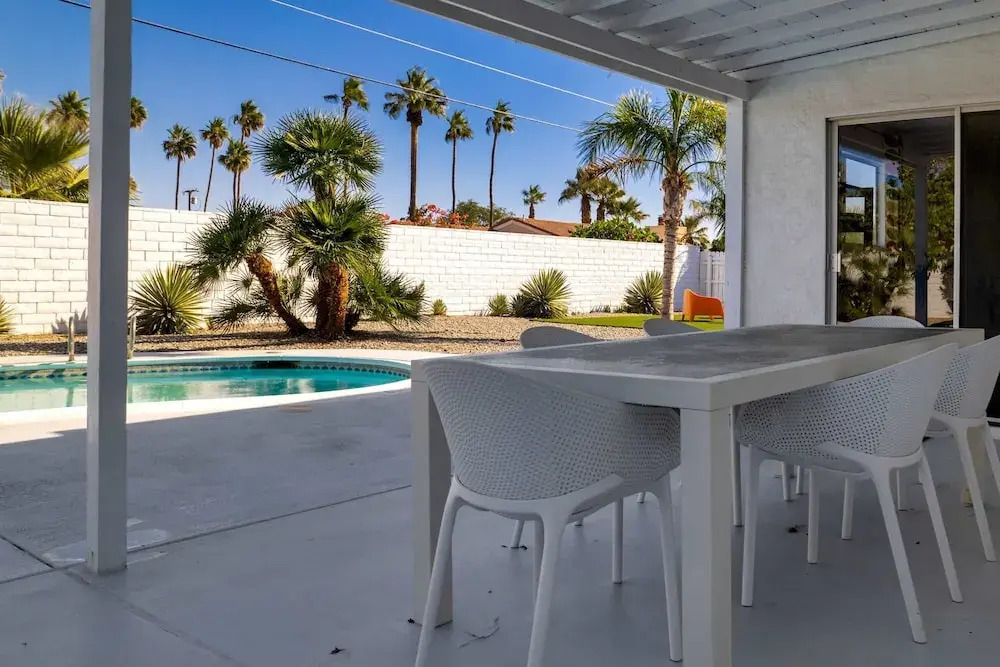 Retro Desert Retreat - Ideal Palm Springs
