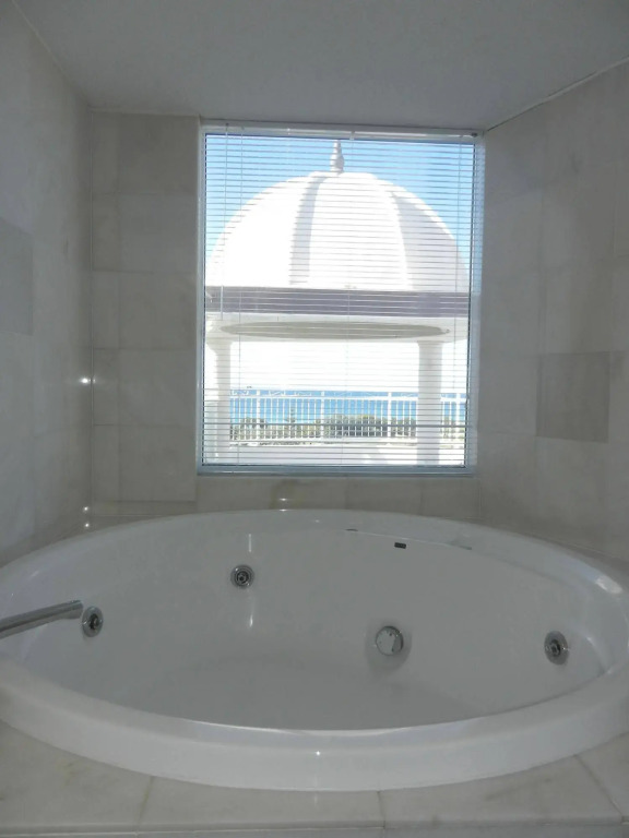 Beachside Resort Kawana Waters