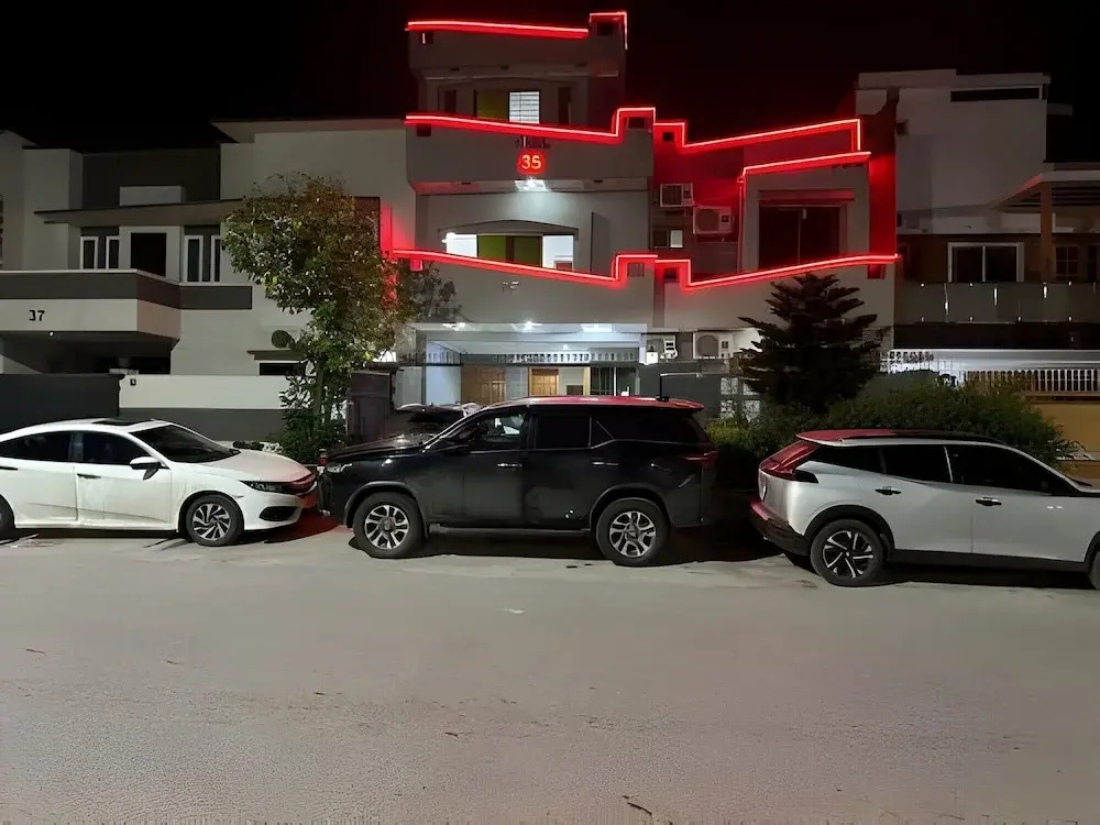 One Click 7 Guest House