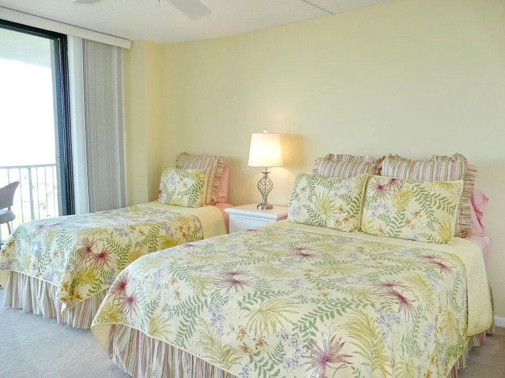 South Seas Tower 4-1708