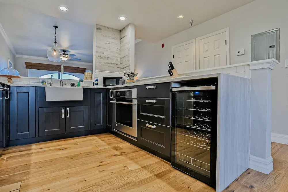 Ocean View Condo With Pool Access, Wifi, & Central AC - Snowbirds OK