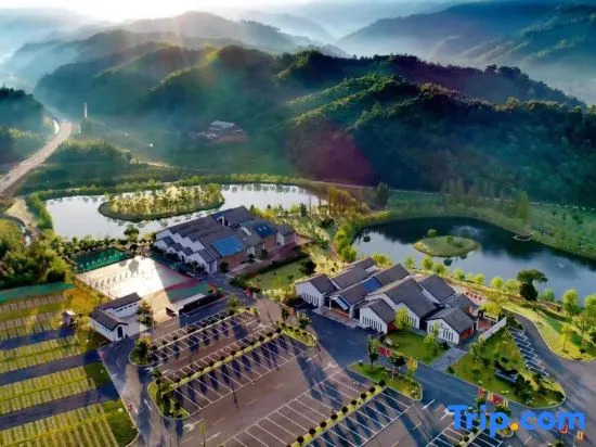 Anji Lujia Liangshan Hotel (Countryside Lujia Scenic Area)