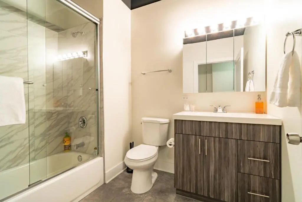 McCormick Place 3br-2ba luxury Family Heaven with optional parking for 6 guests
