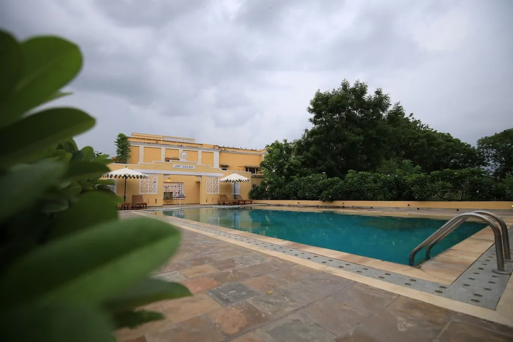 Roop Niwas Kothi, Near Mandawa
