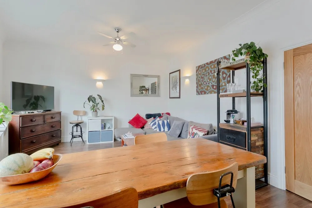 3 Bedroom in Clapham Junction With Roof Terrace