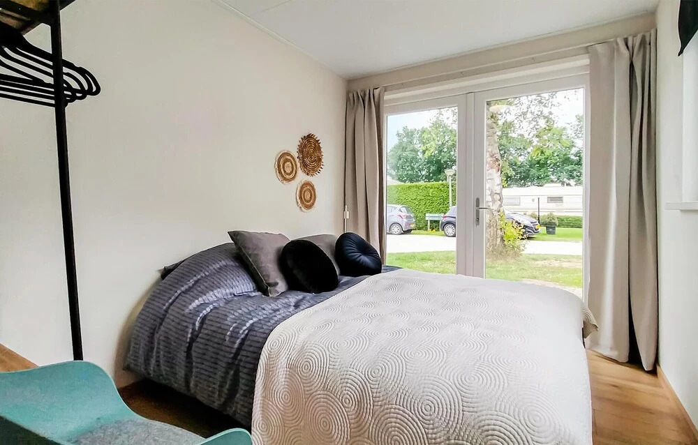 Pet Friendly Home In Heinkenszand With Wifi