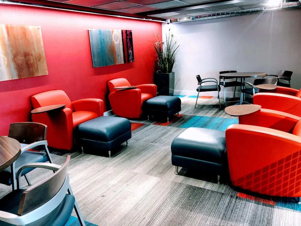 LA Westwood Deluxe Suites