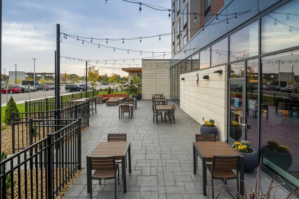 Hilton Garden Inn Milwaukee Brookfield Conference Center, WI