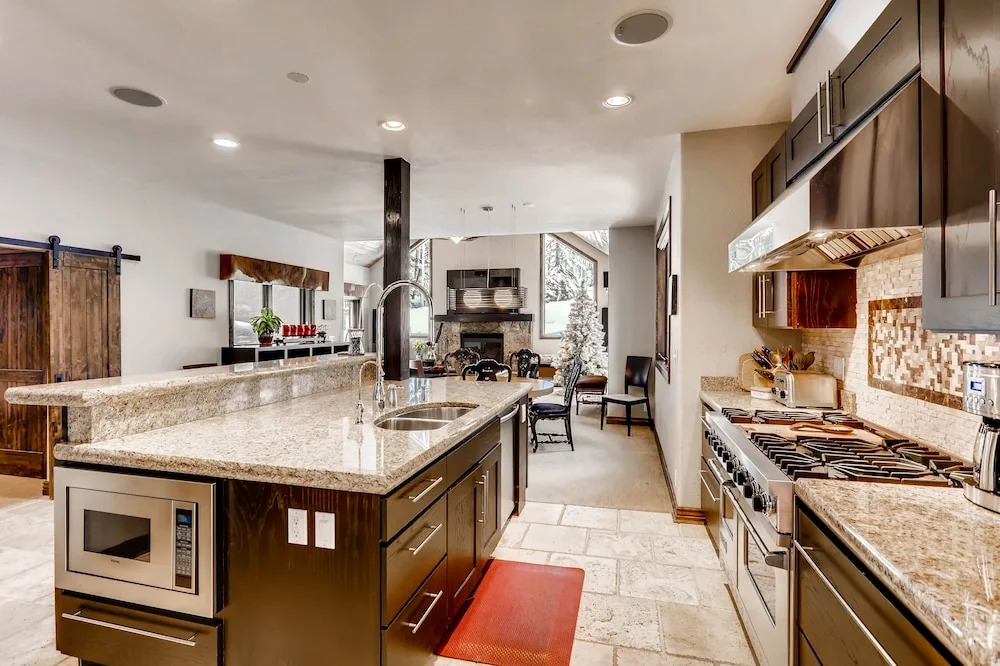 Luxe West Vail Side A - 3 Br Duplex