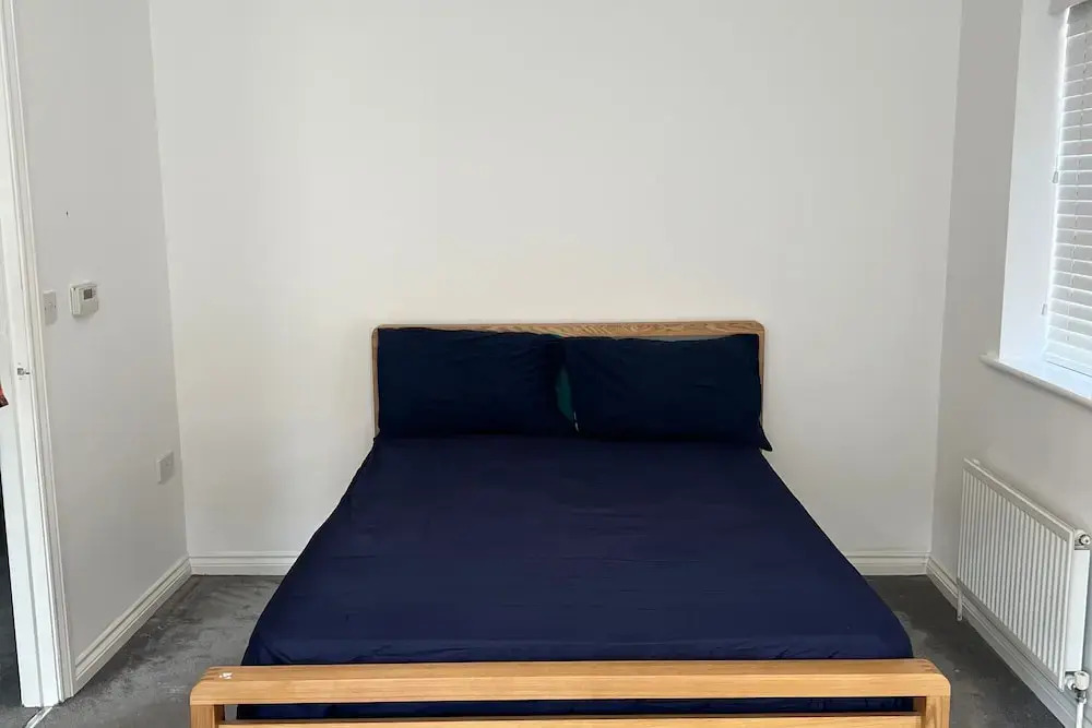 House - Sleeps 5, Private Parking & Pets Allowed