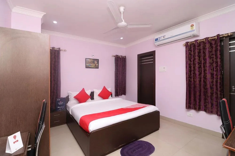 OYO Flagship 11703 Hemlata Lodge