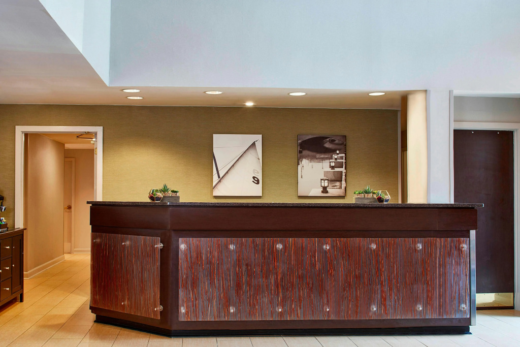 Embassy Suites By Hilton Atlanta Airport North